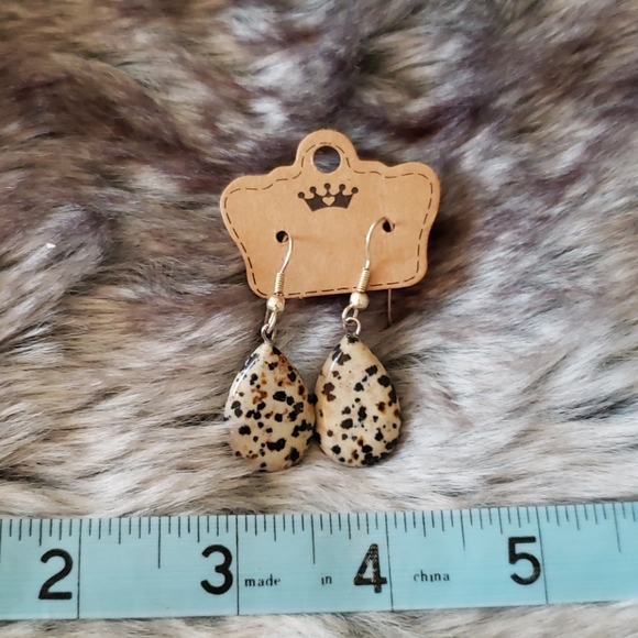 Earrings - Picture 1 of 2